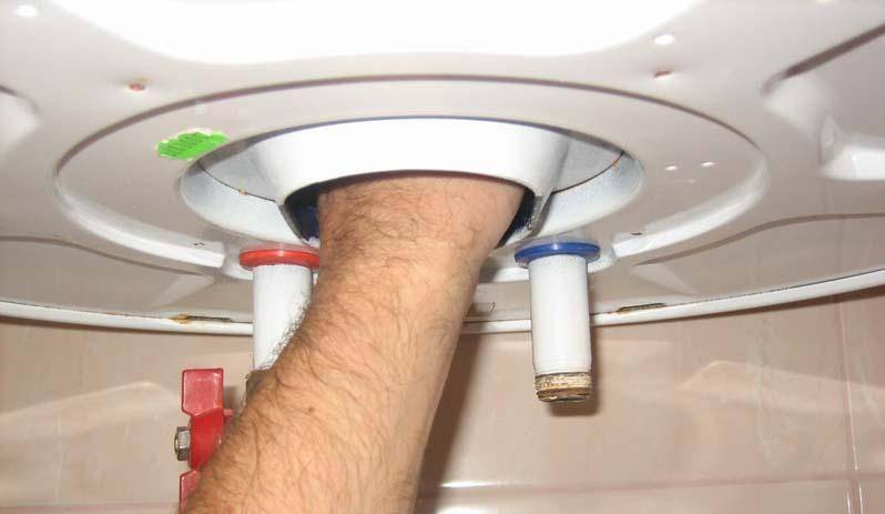 Как правильно слить воду с накопительного водонагревателя: как быстро спустить через сливной кран