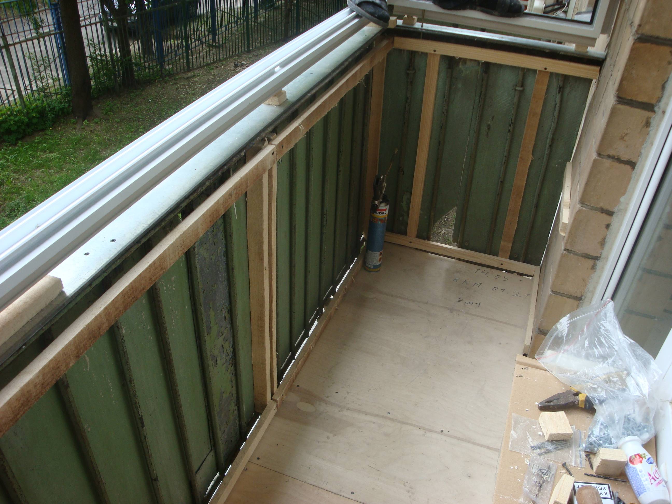 Ремонт парапета балкона своими руками, выбор материалов для перил — pomasteru.ru