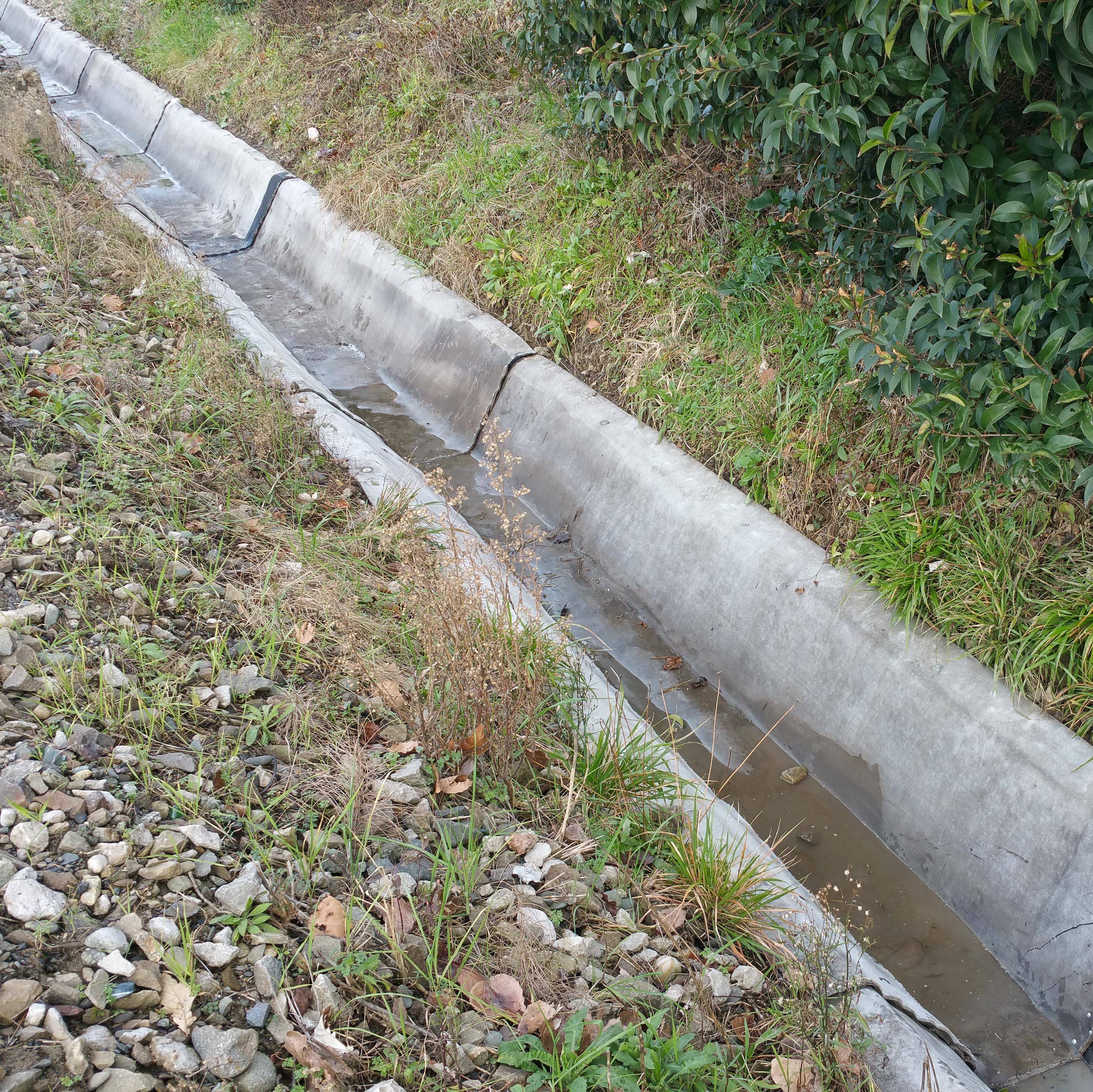 Обзор 5-ти лучших способов укрепления стенок дренажных канав