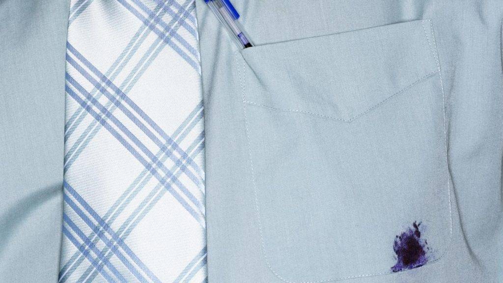 Как отстирать ручку: с белой рубашки, кофты, блузки, халата и другой одежды
