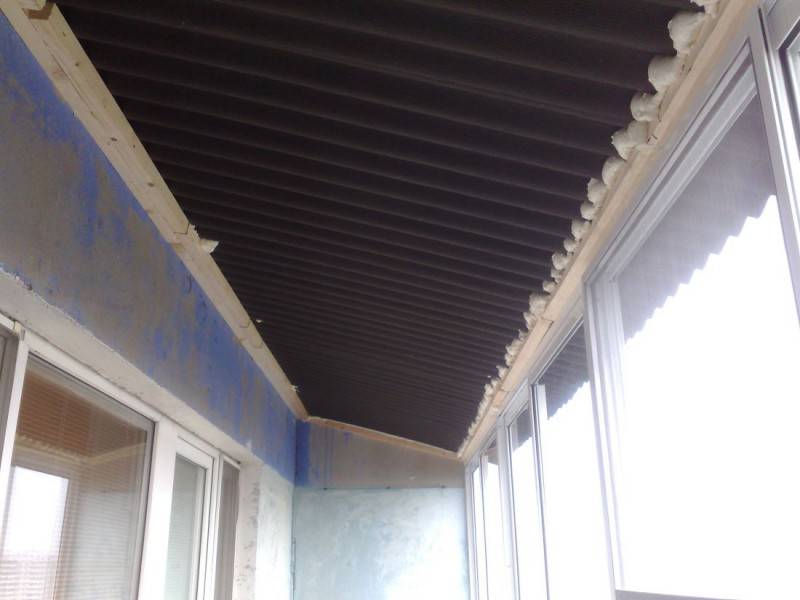 Утепляем потолок на балконе: материалы и монтаж