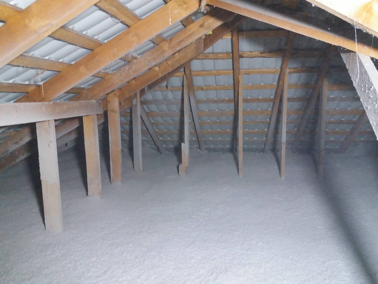 Чем и как утеплить потолок – возможные варианты утепления