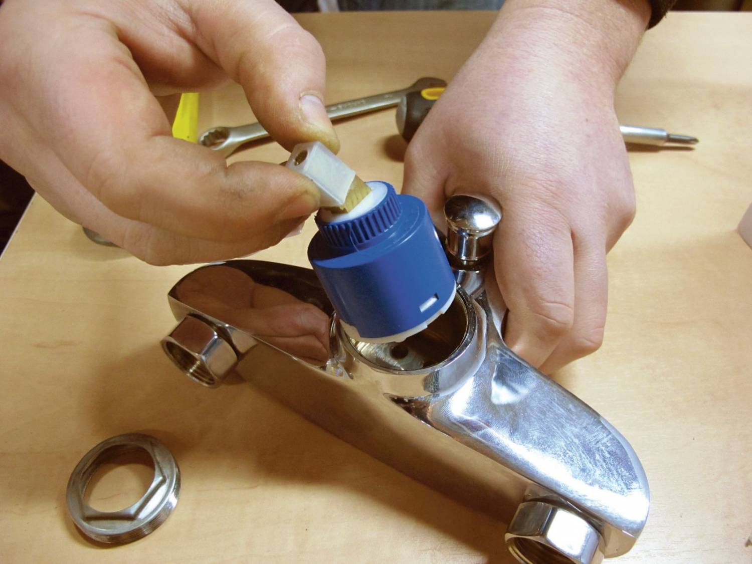 Как разобрать и отремонтировать однорычажный шаровой смеситель: пошаговая инструкция