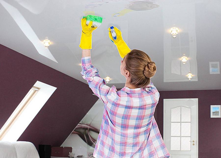 Как помыть натяжной потолок матовый без разводов