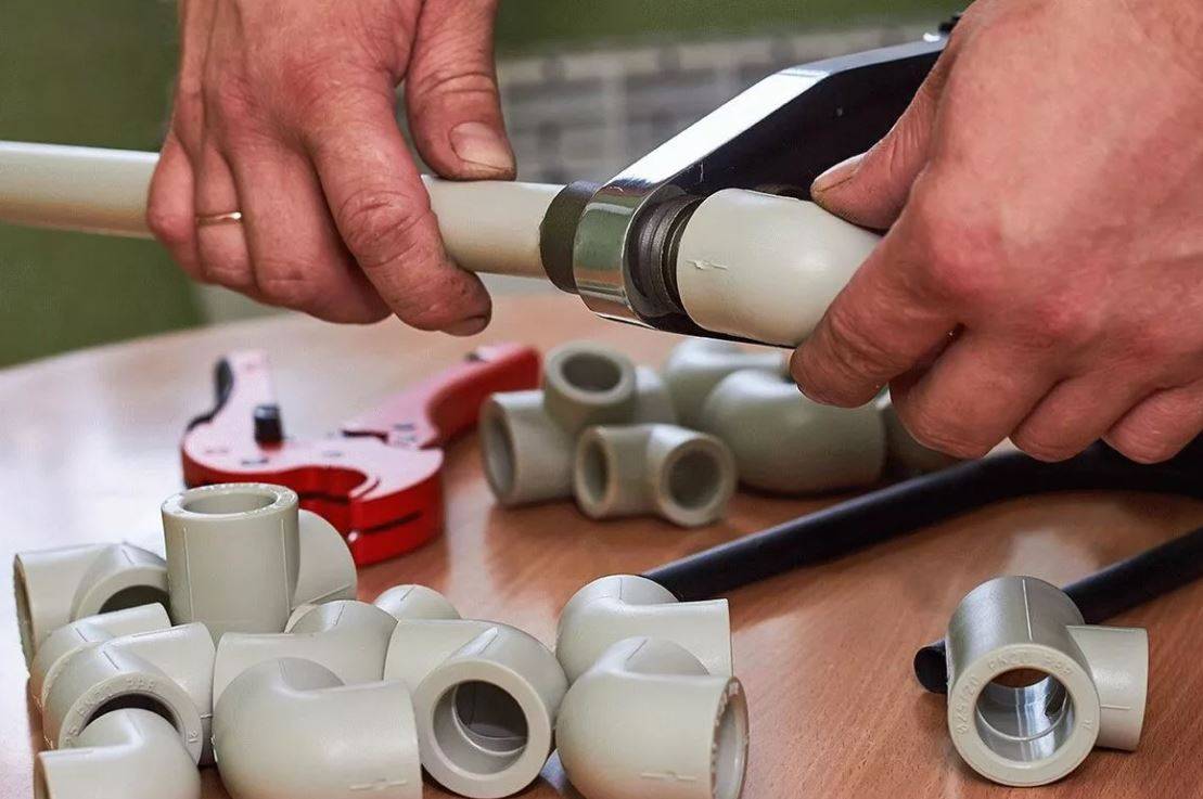 Как соединить пластиковые трубы для водопровода: соединение без пайки, видео