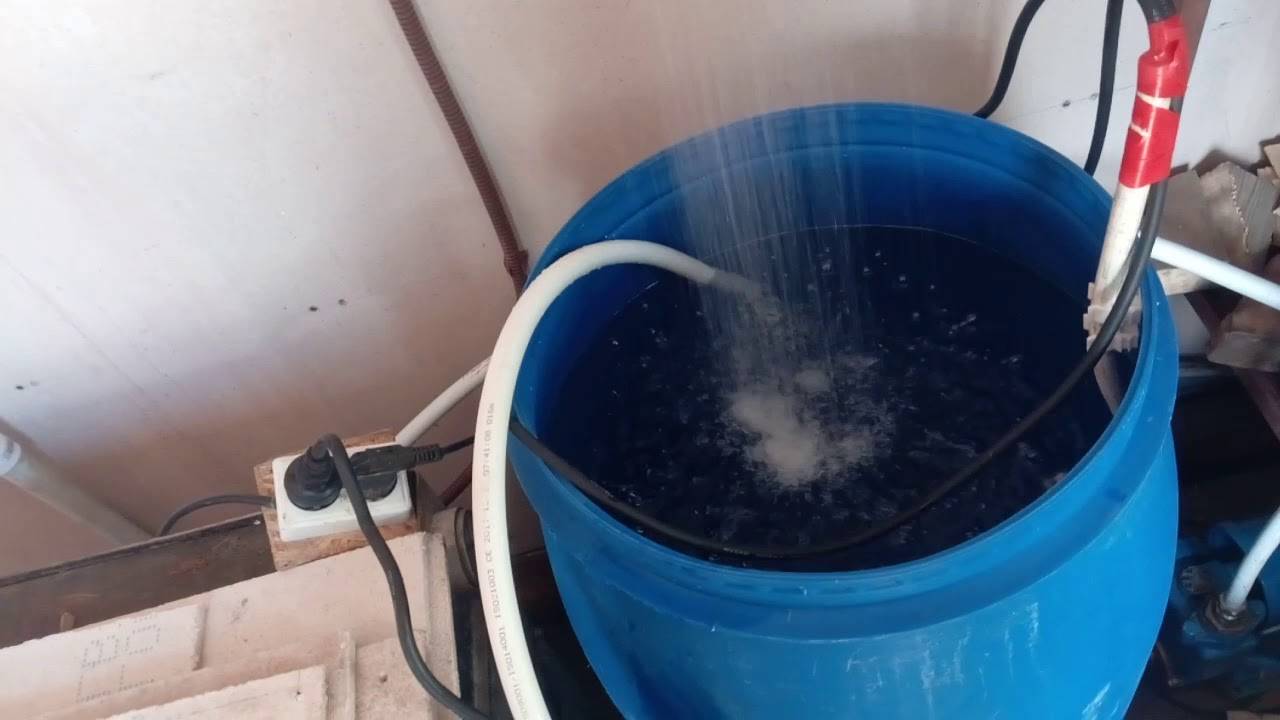 Способы самостоятельной очистки воды из скважины от железа в частном доме