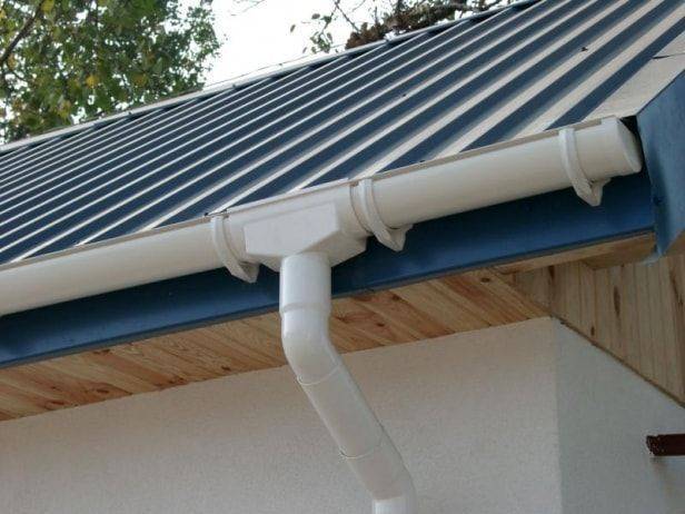 Водостоки для крыши своими руками: схема, инструкция по монтажу