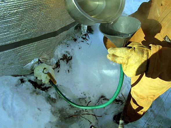 Как отогреть замерзший водопровод: обзор 5-ти эффективных способов решения проблемы