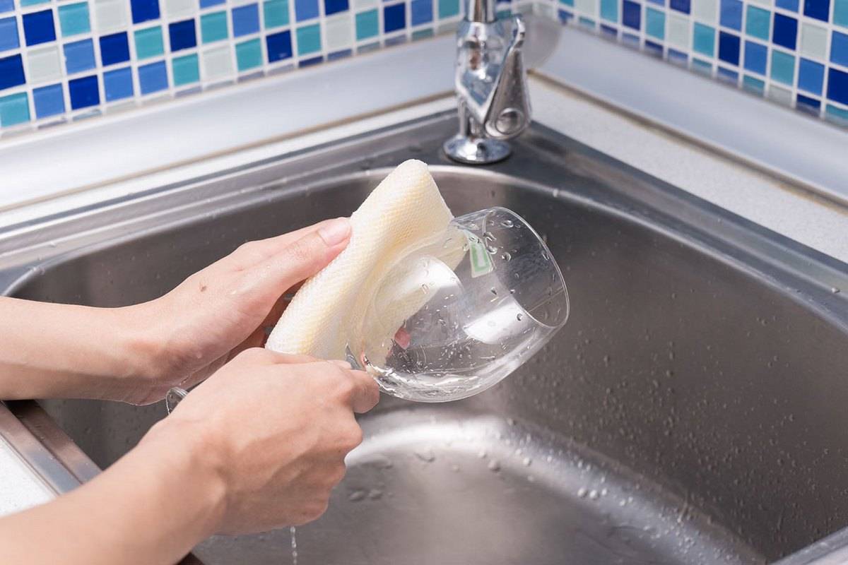 Лучшие практические советы о том, как быстро помыть посуду руками