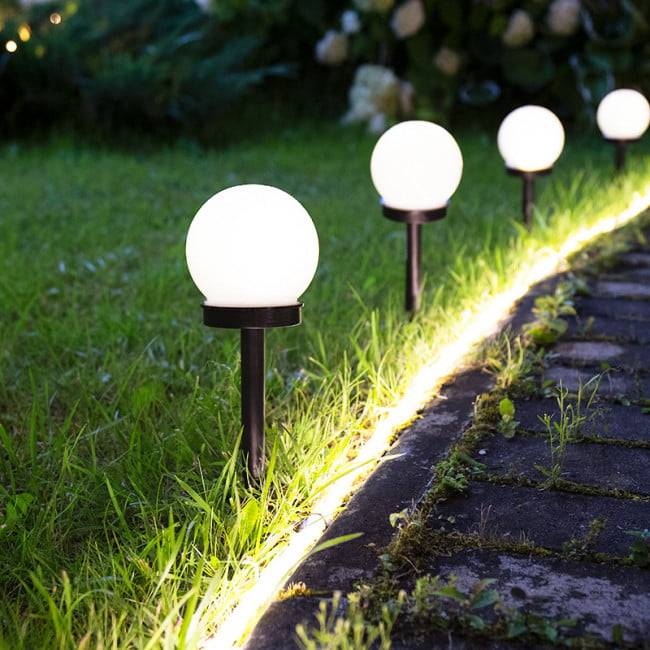 Обзор 7-ми лучших садовых светильников на солнечных батареях. рейтинг по отзывам пользователей