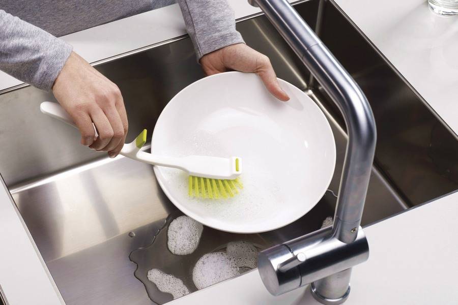 Обзор средств и методов для быстрого мытья грязной посуды