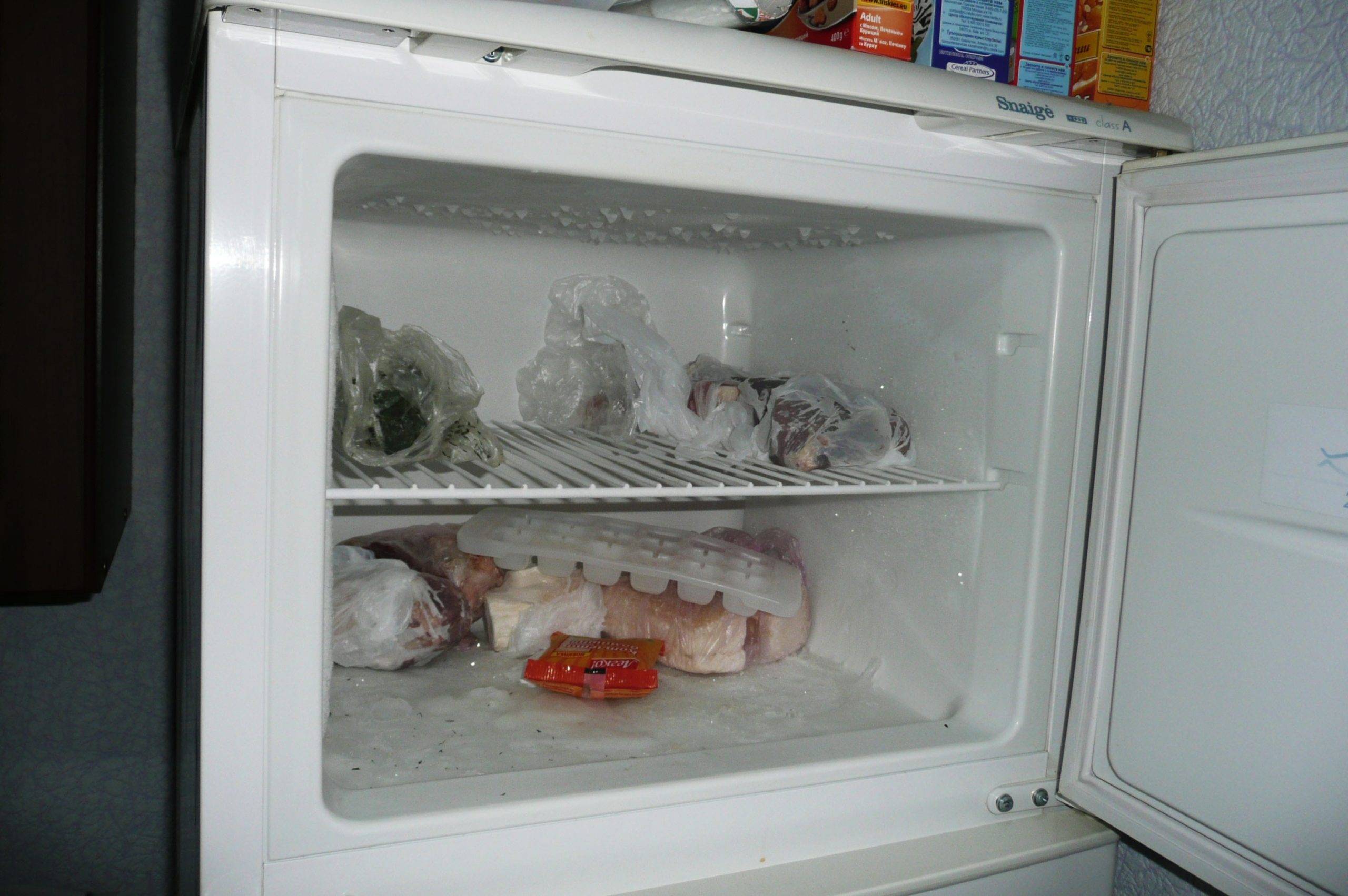 Как убрать лед в холодильнике и морозильной камере