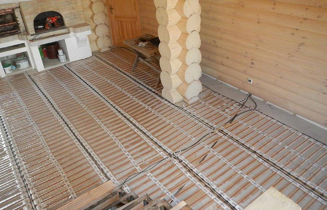 Как сделать теплые полы в деревянном доме варианты устройства и монтажа