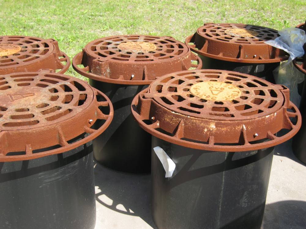 Пластиковые канализационные колодцы: чем лучше бетонных + классификация, устройство и стандарты