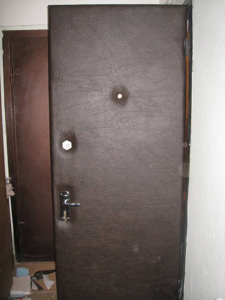 Как утеплить входную дверь в квартире (металлическую, деревянную) своими руками