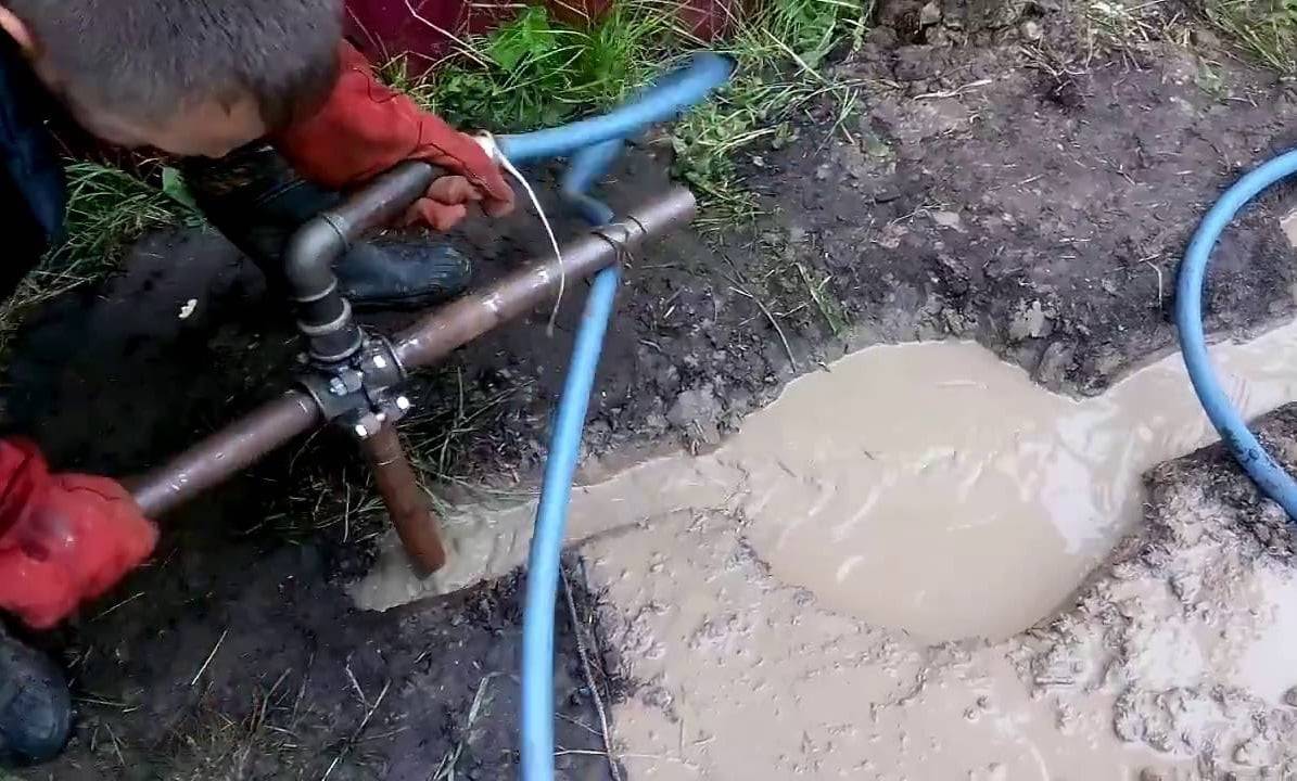 Как правильно пробурить скважину для воды своими руками вручную