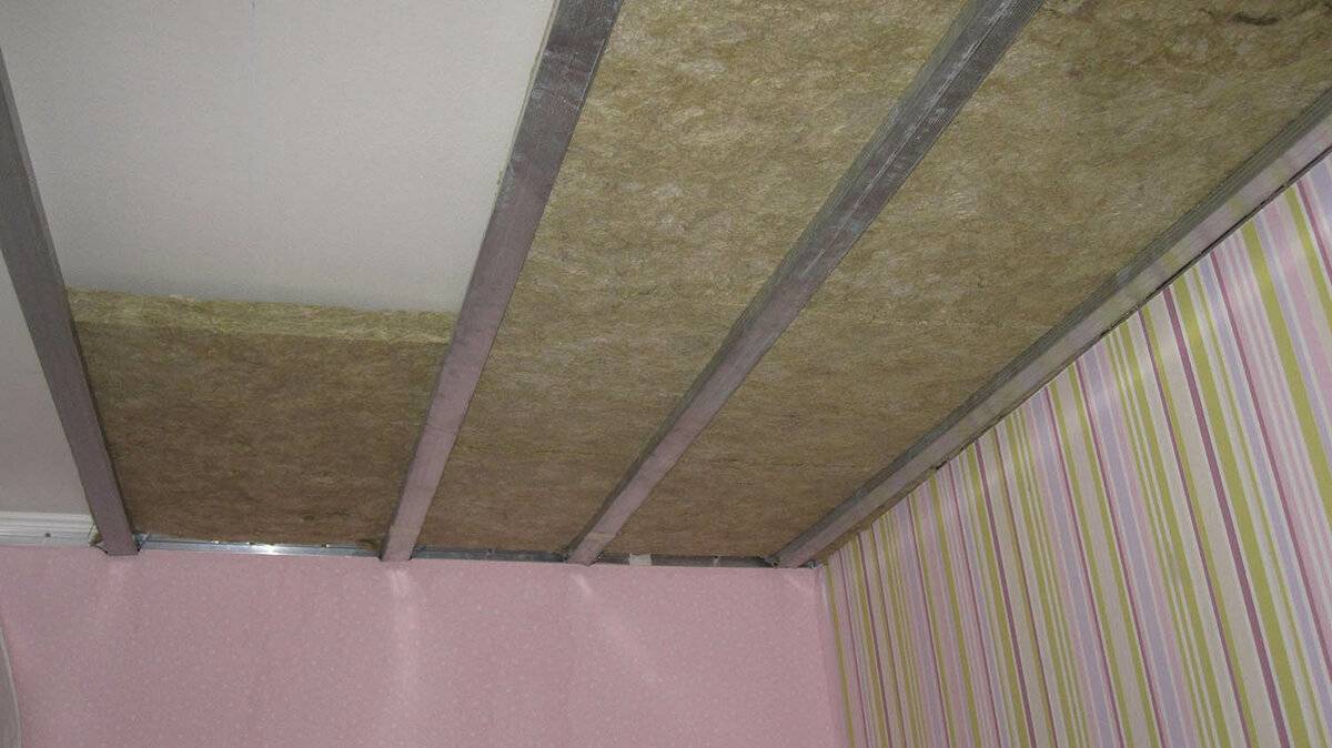 Чем утеплить потолок изнутри в частном доме: обзор материалов