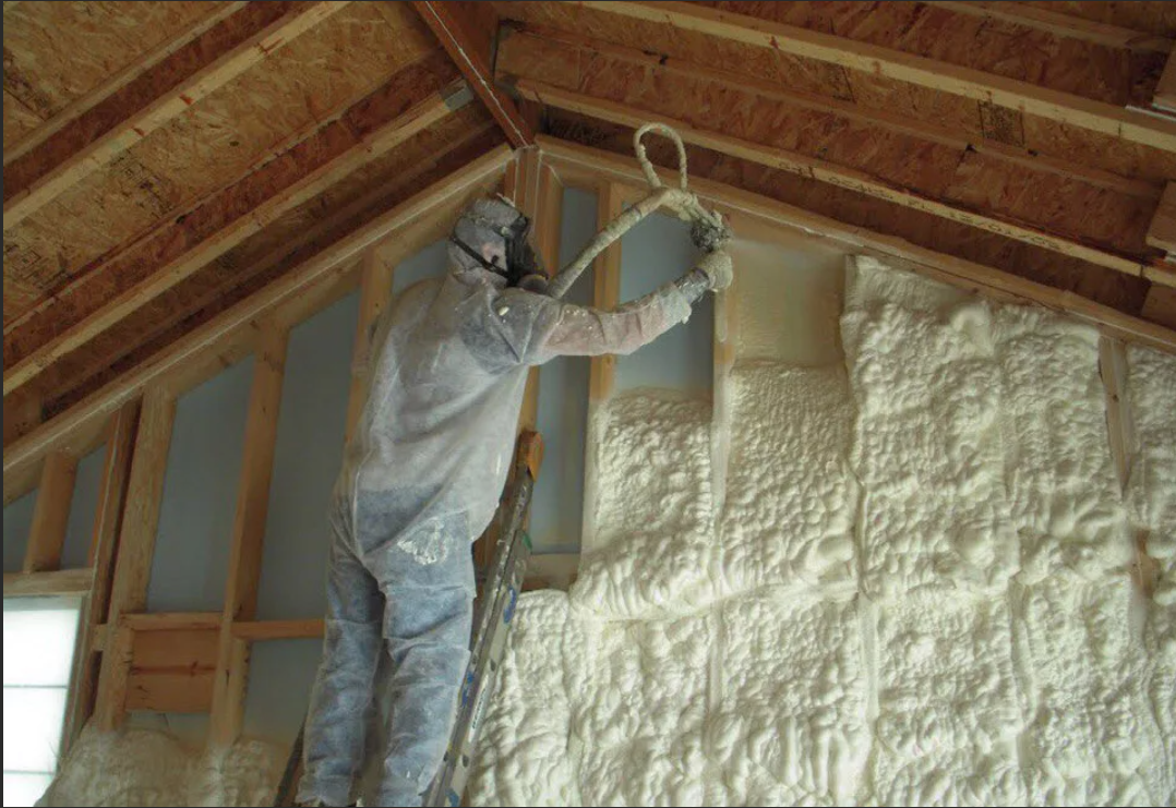 Утепление стен пенополиуретаном своими руками: как проходит напыление жидким составом, можно ли крепить листы ппу на наружные стены, нужен ли уход после монтажа