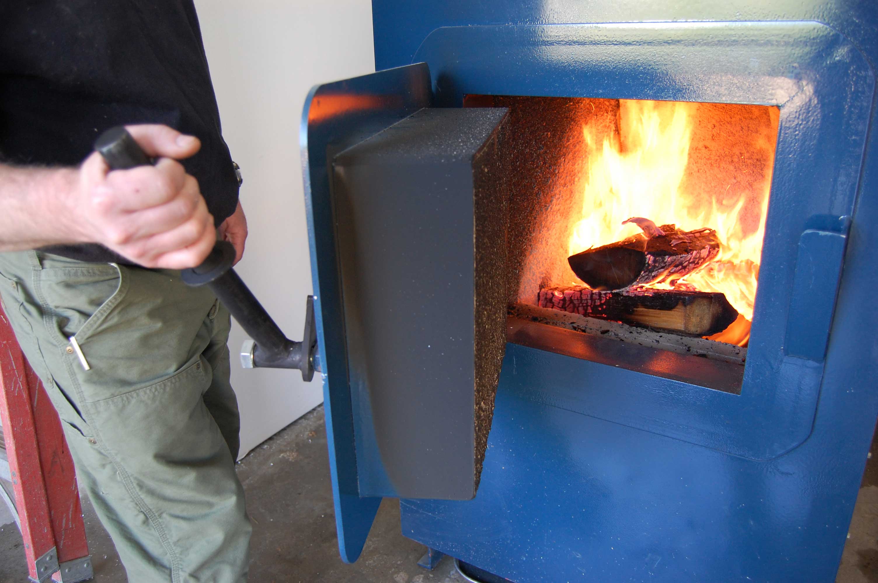 Как правильно топить котел дровами – нюансы топочного процесса