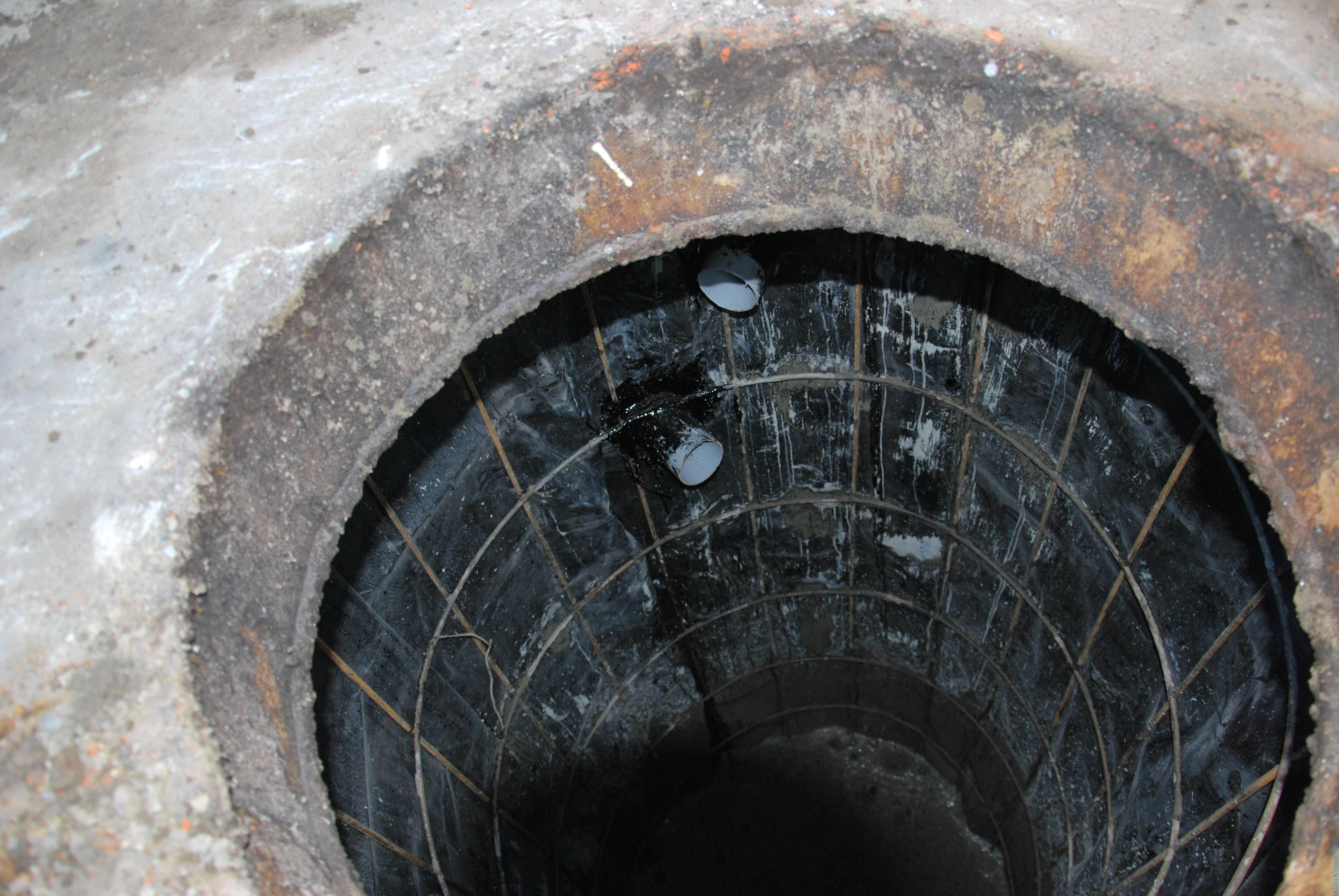 Гидроизоляция колодца из бетонных колец на мокрых грунтах