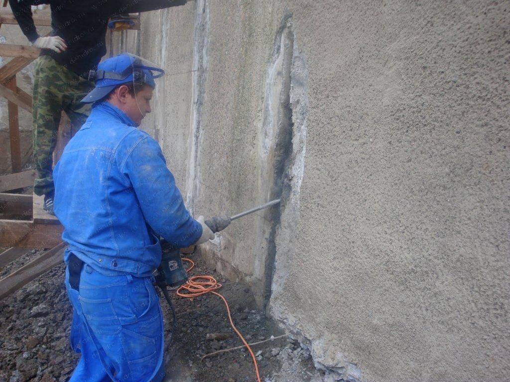 Самый надежный метод заделать трещину в бетоне