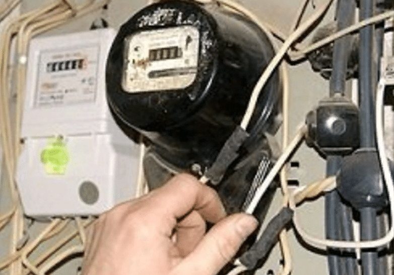 Как проверить электросчетчик на правильность показаний и работы в домашних условиях (проверка трехфазного и однофазного счетчика электроэнергии)