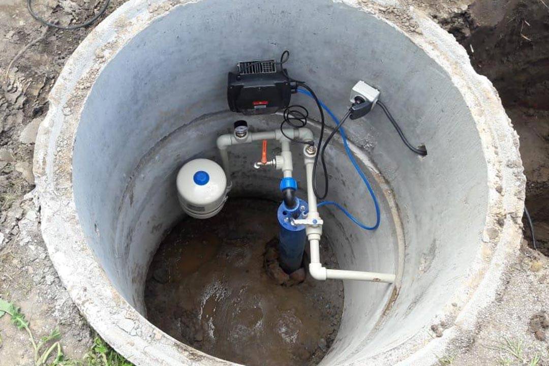 Как обустроить скважину на воду после бурения
