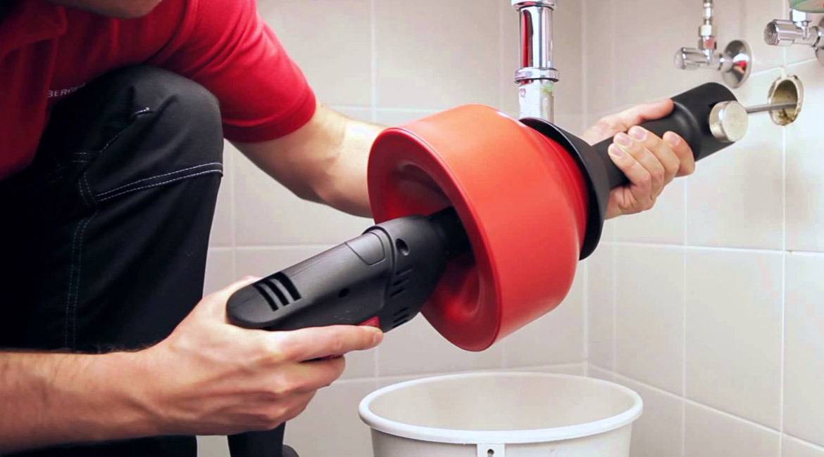 Прочистка канализационных труб: чем прочистить и как почистить своими руками