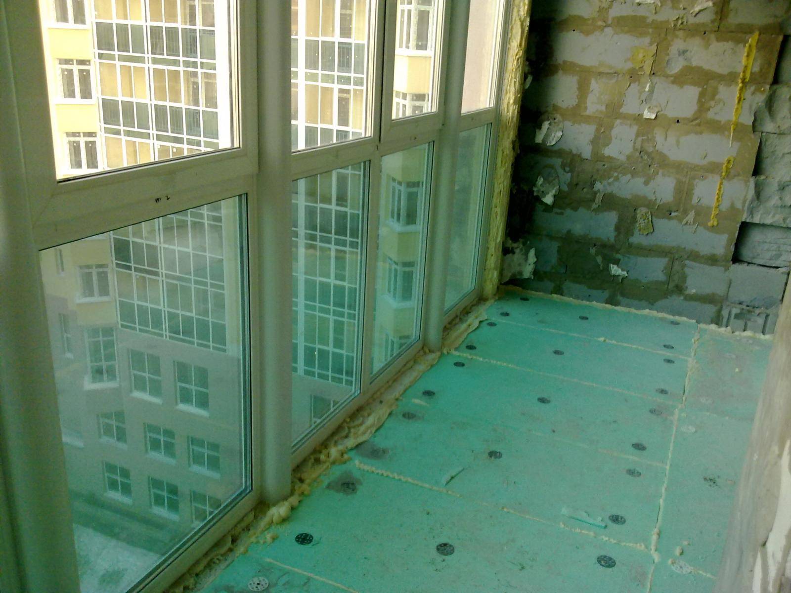 Утепление панорамного балкона и лоджии: пошаговая инструкция