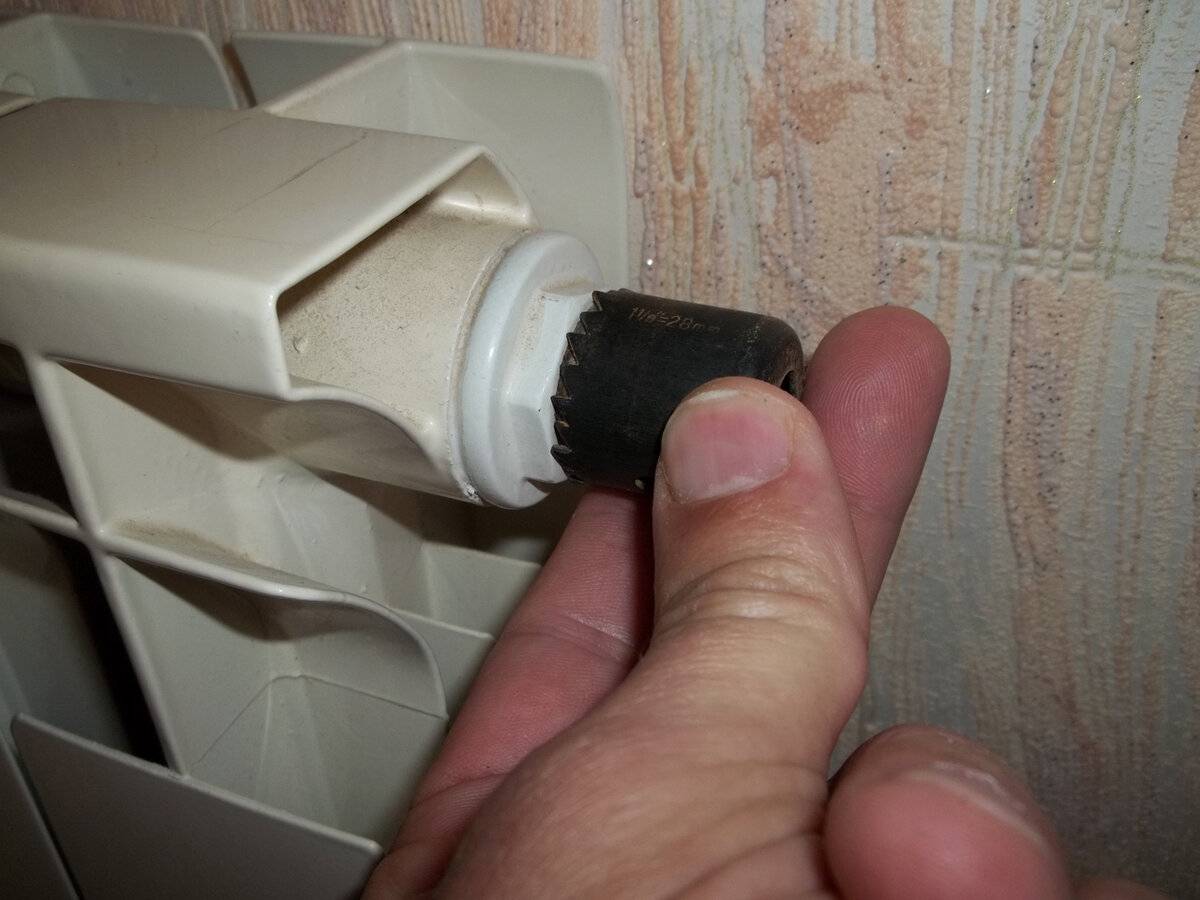 Как спустить воздух из батареи: действия, позволяющие развоздушить радиатор отопления в квартире