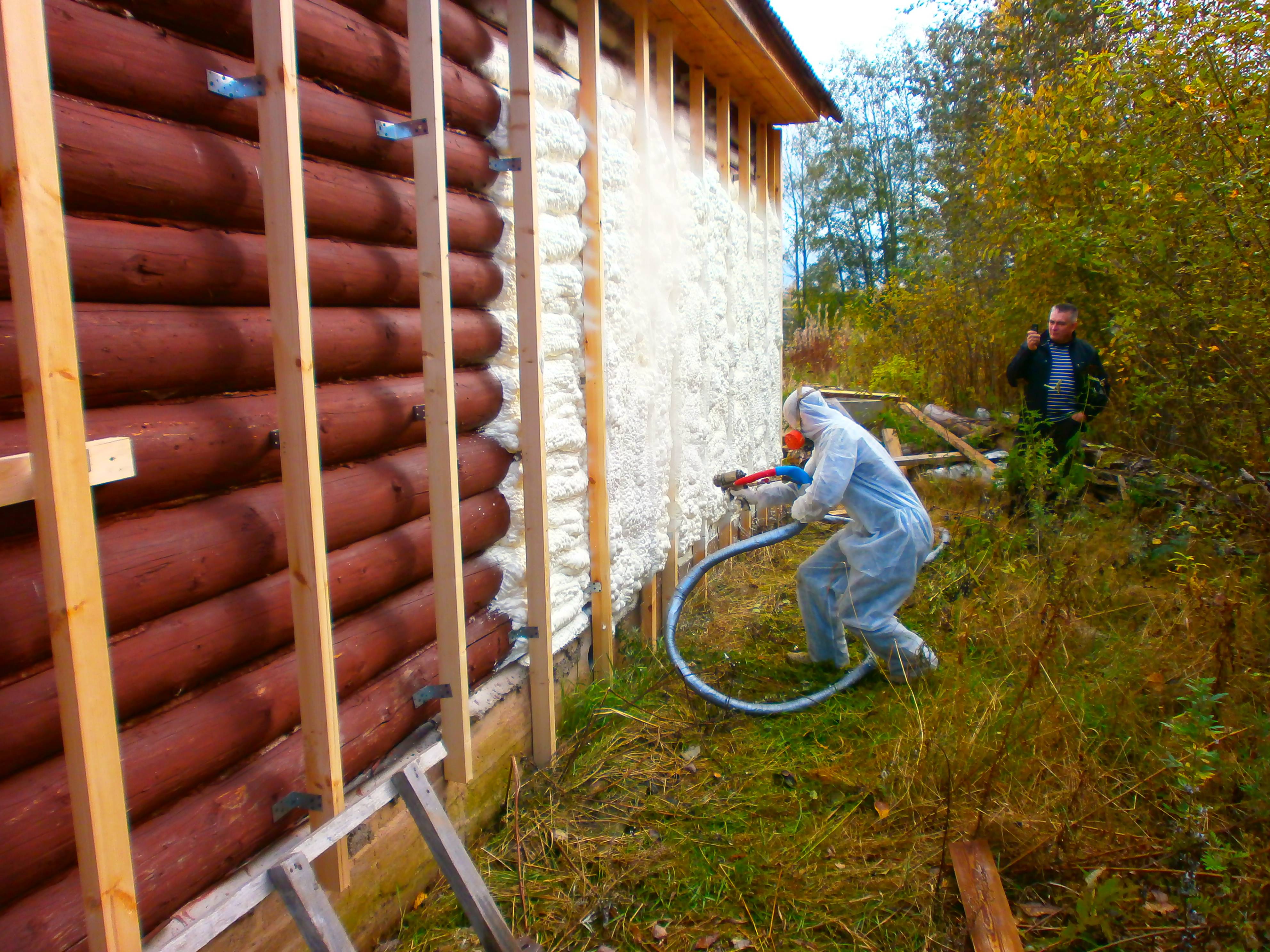 Как и чем утеплить деревянный дом снаружи - от материалов до монтажа