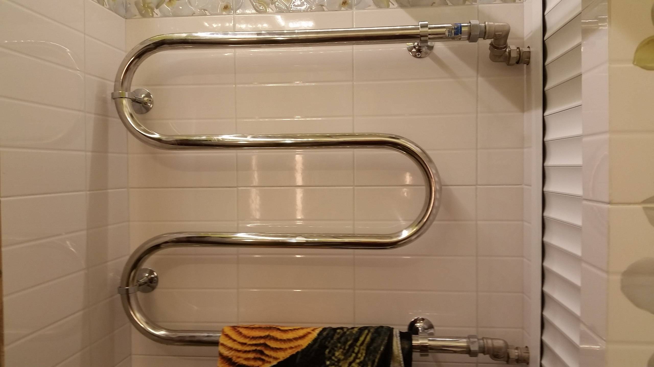 Этапы установки полотенцесушителя в ванной: типы приборов, монтаж, часты ошибки при установке