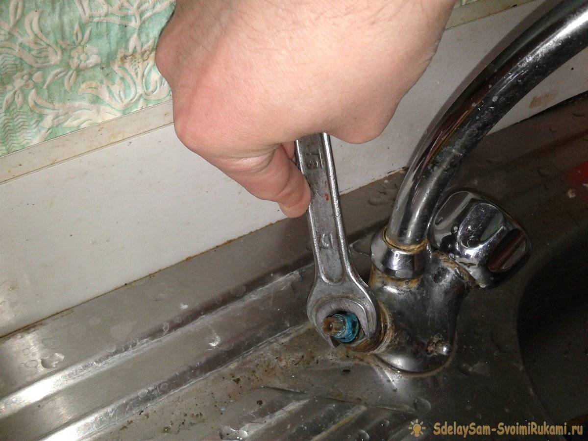 Замена смесителя в ванной своими руками