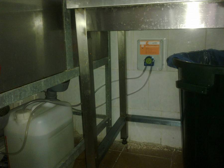 Монтаж канализационного насоса для принудительной откачки канализации своими руками в квартире и частном доме