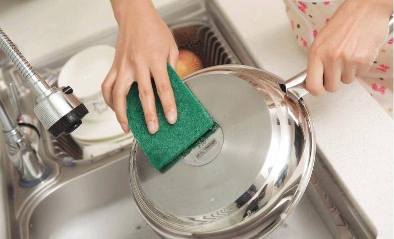 Как хранить губку для мытья посуды?